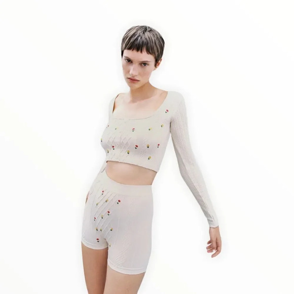 ZARA | Beige | SEAMLESS EMBROIDERED SHORTS - Picture 7 of 10